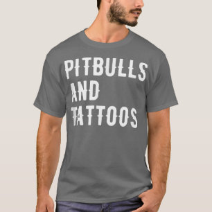 Pitbullen und Tattoos-Pitbull-Besitzer Hund in der T-Shirt