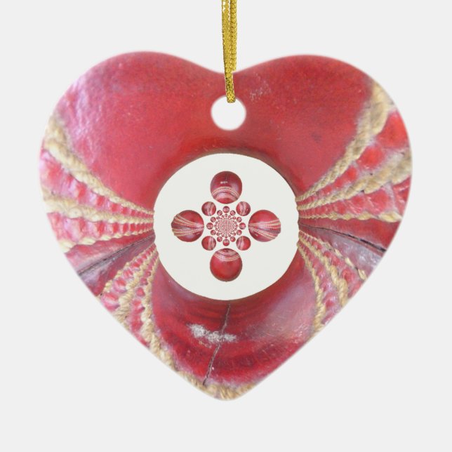 Pitch Kaleidoskop: Cricket Balls The Game's Heart Keramik Ornament (Vorne)