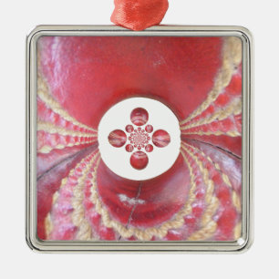 Pitch Kaleidoskop: Cricket Balls The Game's Heart Silbernes Ornament