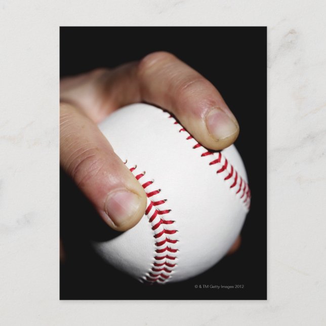 Pitcher greifen Baseball mit der Hand Postkarte (Vorderseite)