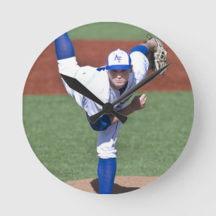 Pitcher's Acrylic Wall Clock - HAMbyWhiteGlove Runde Wanduhr