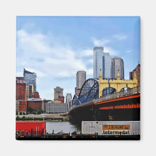 Pittsburgh PA - Bahn by Smithfield St Bridge Magnet