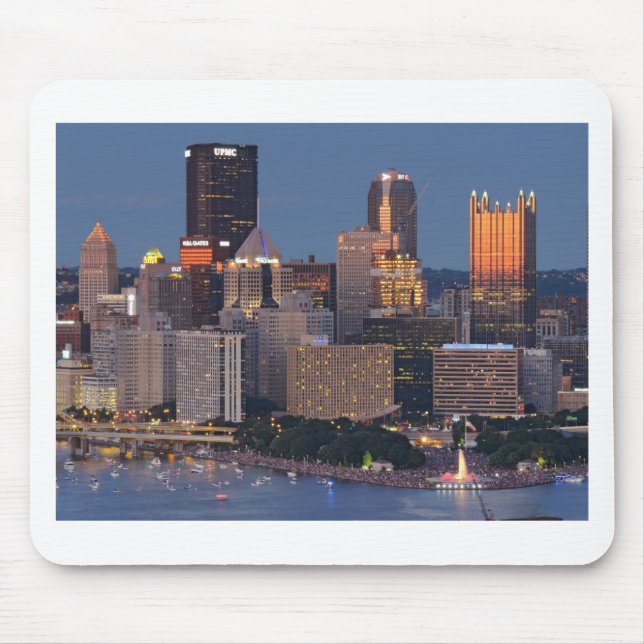Pittsburgh-Skyline an der Dämmerung Mousepad (Vorne)