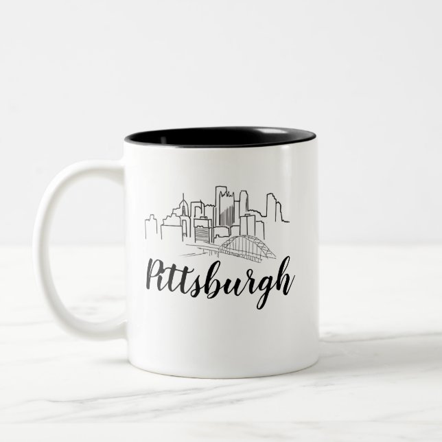 Pittsburgh Skyline Illustration Zweifarbige Tasse (Links)