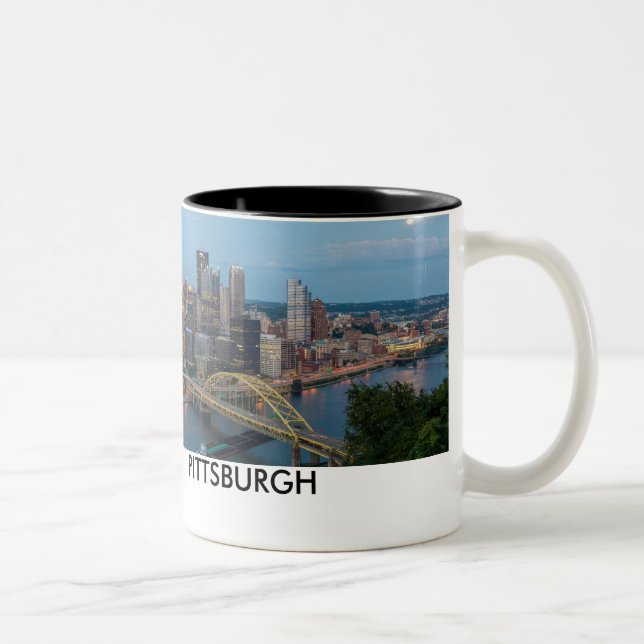 Pittsburghskyline-Kaffee-Tasse Zweifarbige Tasse (Rechts)