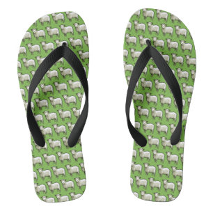 Pixel Art Muster Flock von wolligen weißen Schafen Flip Flops