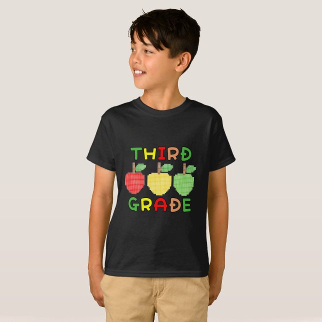 Pixelförmige Äpfel der dritten Klasse T-Shirt (Vorne ganz)