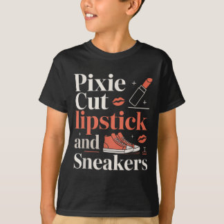 Pixie-Schnitt Lippenstift und Sneaker Kurzhaarfris T-Shirt