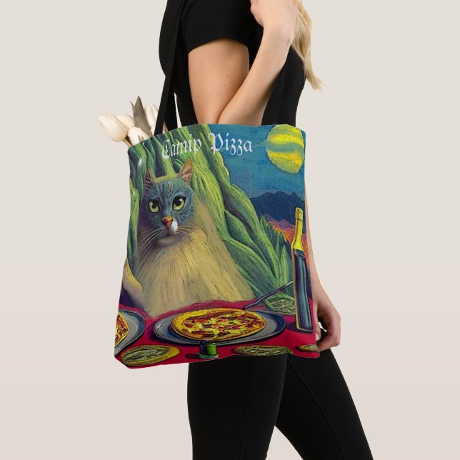 Pizza Catnip (2 gegenüber): (Von Nahem)