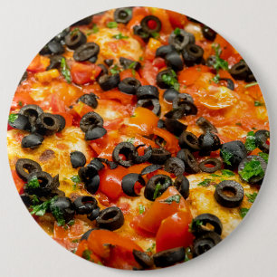 Pizza mit schwarzen Oliven Button
