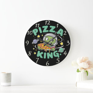 Pizza Royalty: Cartoon Charakter Holds Pizza King Große Wanduhr