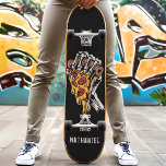 Pizza Skeleton Hand Individuelle Name Skateboard<br><div class="desc">Pizza Skeleton Hand Individuelle Name Skateboard</div>