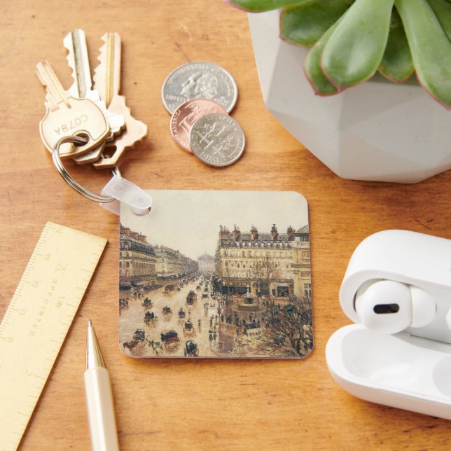 Place du Theater Francais, Paris Rain by Pissarro Schlüsselanhänger (Schreibtisch)