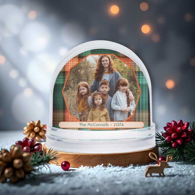 Plaid Family Christmas Photo Template Schneekugeln (Von Creator hochgeladen)