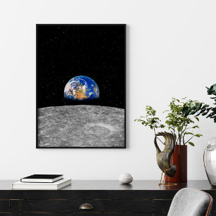 Planet Erde erhebt sich über den Mond Poster