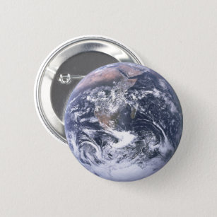 Planet Erde gesehen vom Weltraumrundknopf Button