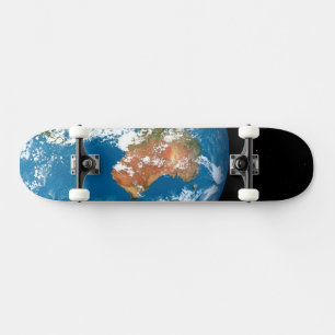 Planet Erde mit Wolken über Australien. Skateboard