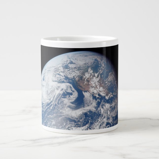 Planet Erde von der Apollo 11 Crew genommen. Jumbo-Tasse (Vorderseite)