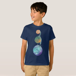 Planeten der Schöpfung mit Wasserkaskaden, die fal T-Shirt