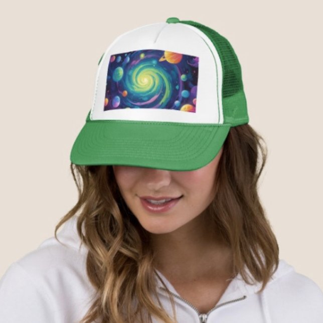 Planetenspin Truckerkappe (Galaxy Space Trucker Hat   Adjust from 17" to 24" 100% polyester foam front 100% nylon mesh back. )