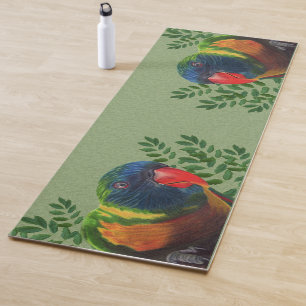 Plappert hell farbiger Macaw zwei grünes Blätter Yogamatte