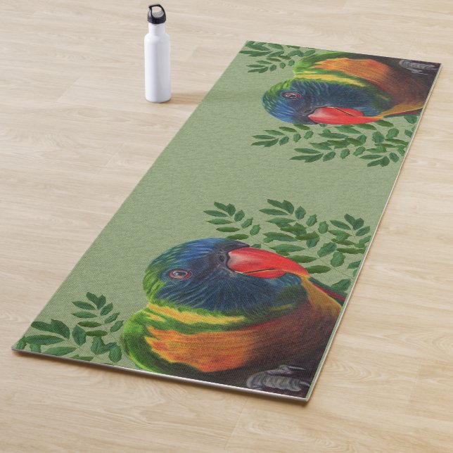 Plappert hell farbiger Macaw zwei grünes Blätter Yogamatte (Beispiel)
