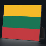 Plaque mit litauischer Flagge Fotoplatte<br><div class="desc">Erleben Sie den Stolz Litauens mit dieser eleganten Plakette mit der ikonischen Flagge Litauens! Diese mit Liebe zum Detail gestaltete Plakette dient als dekoratives und bedeutendes Stück, das Litauens reichhaltiges Erbe feiert. Die lebhaften Farben der litauischen Flagge - gelb, grün und rot - werden hervorgehoben dargestellt, was diese Plakette zu...</div>