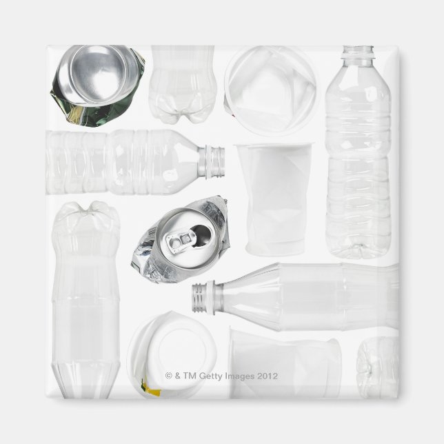 Plastikflaschen, Tassen und Aluminium-Dosen auf Magnet (Vorne)