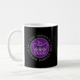 Platinum Jubilee Emblem auf schwarzem Hintergrund Kaffeetasse