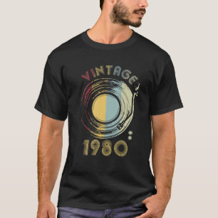 Plattenspieler-Schallplatten-Liebhaber im Vintage- T-Shirt