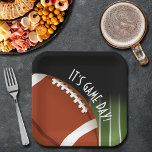 Platz des Fußballspiels Pappteller<br><div class="desc">Teller in 2 Größen - 9" Dinner und 7" Snack mit Fußball auf den Spielfeldern und den Worten "Es ist der Game Day!" PASSENDE Artikel in unserem Geschäft.</div>