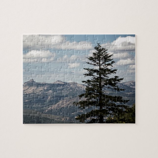Platz mit Blick auf das Puzzle (Horizontal)