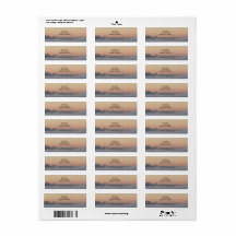 Platz-Nadel über dem Nebel-Adressetikett