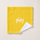 "play" Funny Fun Bright Happy Waschlappen<br><div class="desc">"Play" lustig, lustig, sonderbar, hell, niedlich, glücklich, Design, kühl, minimalistisch. In einer sonnengelben Farbe ist es Teil einer Reihe von Essen, Trinken, Spielen, Drool in der Striped Süßigkeiten Kollektion mit einem spielerischen lustigen Schriftart, der zentriert ist. Passen Sie es an! Personalisiere es! Machen Sie es zum perfekten glücklichen "Fru"! Mix...</div>