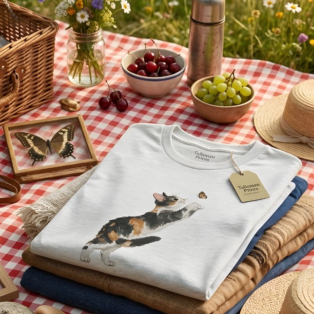 Playful Calico Cat & Butterfly Watercolor Women's  Tri-Blend Shirt (Von Creator hochgeladen)