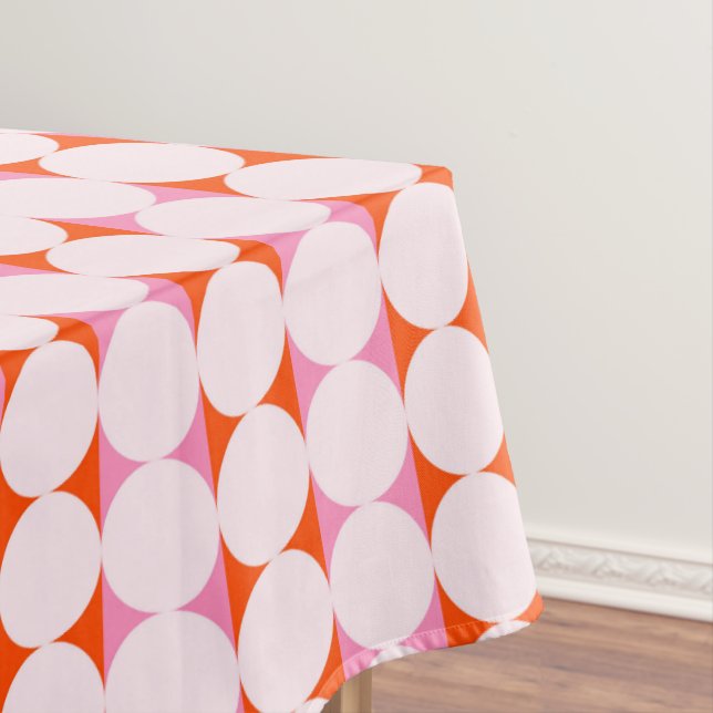 Playful Dots & Stripes - red and pink Tischdecke (Beispiel)