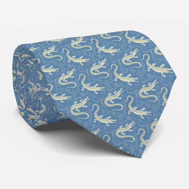 Playful Green Alligator Paisley on Blue Krawatte (Gerollt)