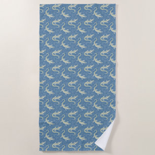 Playful Green Alligator Paisley on Blue Strandtuch