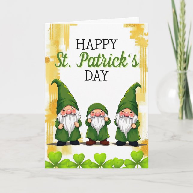 Playful Green Gnomes Kleeblatts St Patrick's Day Karte (Vorderseite)