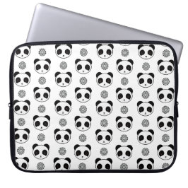 Playful Kawaii Panda Mandala Laptopschutzhülle