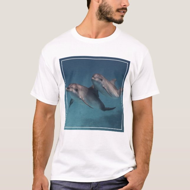 Playful Pose T-Shirt (Vorderseite)