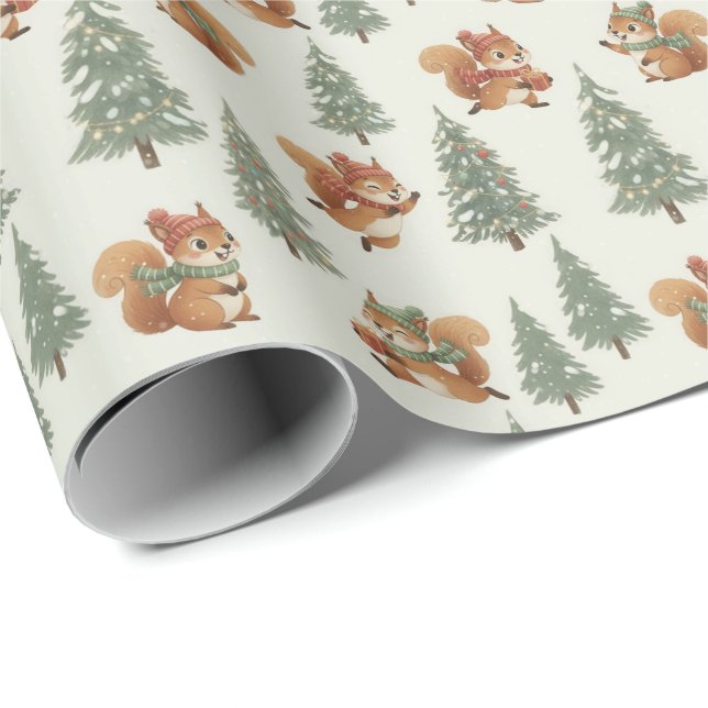 Playful Squirrels in Christmas Winter Forest Geschenkpapier (Rolleneckpunkt)