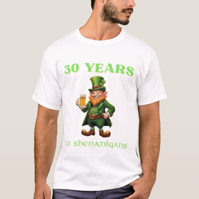 Playful St. Patrick's 30th Birthday Flirty Thirty T-Shirt (Vorderseite)