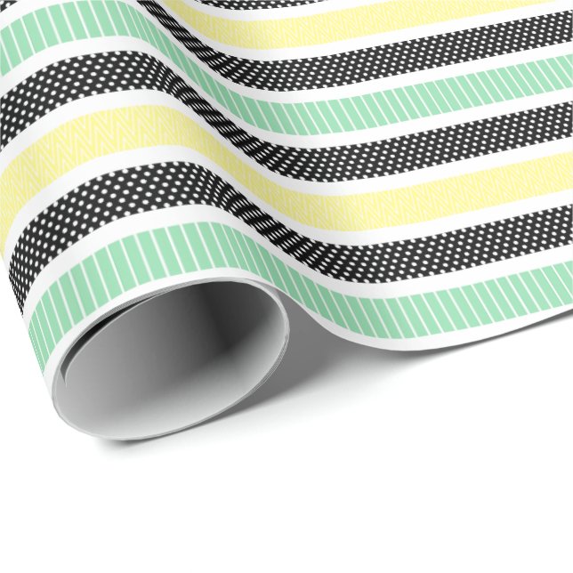 Playful Striped Polka Dot Pattern Geschenkpapier (Rolleneckpunkt)