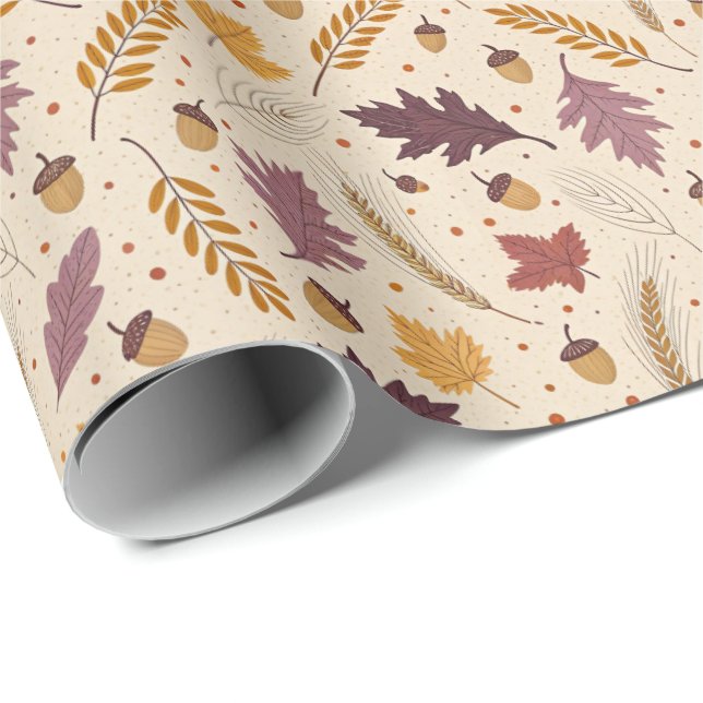 Plum and Mustard Autumn Leaf Pattern Geschenkpapier (Rolleneckpunkt)
