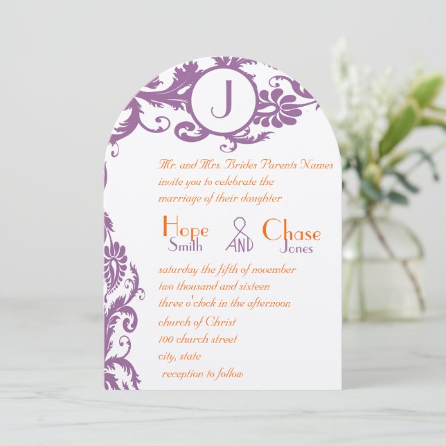 Plum Damask Orange Monogram Wedding Einladung (Stehend Vorderseite)