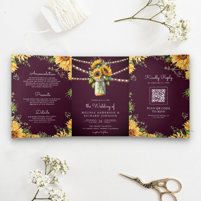 Plum Lila Sonnenblumen Mason Jar QR Code Hochzeit Dreifach Gefaltete Einladung (Von Creator hochgeladen)