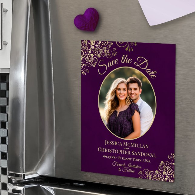Plum Purple & Gold Wedding Save Date Oval Photo Magneteinladung (Magnetic Back for Easy Display!)