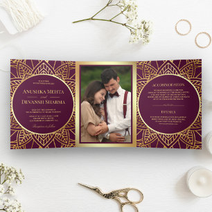 Plum und Gold Ethnic Mandala Indian Wedding Dreifach Gefaltete Einladung