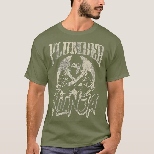 Plumber Ninja Funny Klempner Contractor Spaß T-Shirt (Vorderseite)